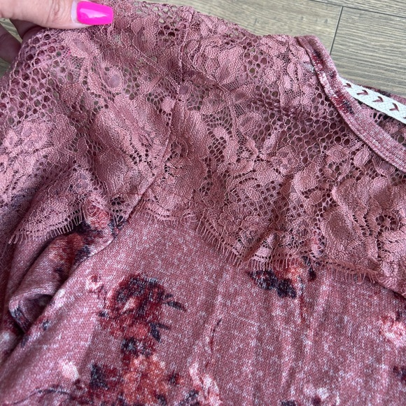 Rewind Floral Lace Trimmed Women's Sweater - Picture 5 of 7